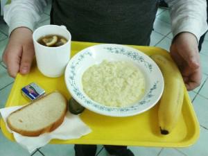 Киевские школьники младших классов будут обедать бесплатно