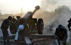 Террористы обустраивают огневые позиции вдоль трассы Луганск – Донецк, - Тымчук