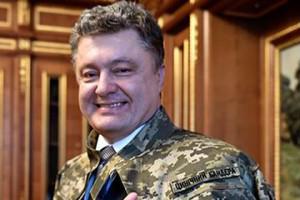 Порошенко нарядился в камуфляж с нашивкой «циничный Бандера»