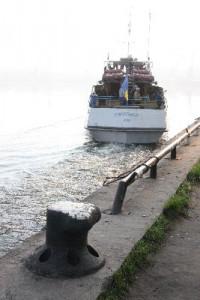 Запорожских дачников подвезут к участкам катера и автобусы