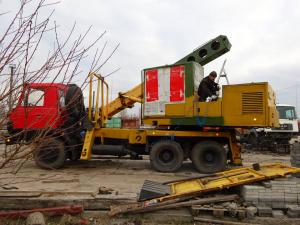 Запорожские волонтерки купили для бойцов АТО экскаватор