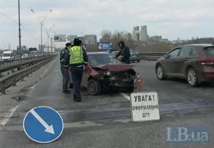 В Киеве остановился Южный мост: пострадал 6-месячный ребенок