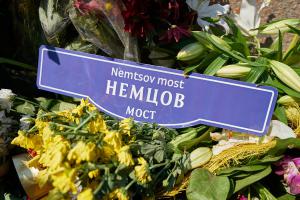 Как в России проходит 40-й день со смерти Немцова