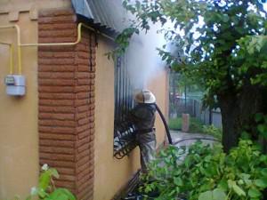 Пожар в Мелитополе спалил три комнаты в доме