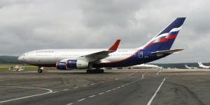 Пьяная россиянка устроила драку со стюардессами в самолете