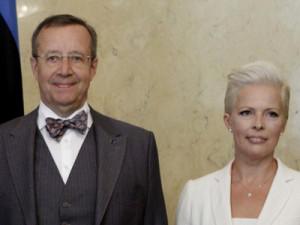 Президент Эстонии решил развестись с уличенной в неверности женой