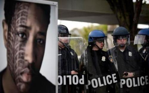 Бунт в Балтиморе - американцы протестуют против репрессивного полицейского режима