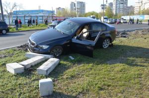 В Запорожье девушка на BMW сбила насмерть 17-летнего парня (Фото)