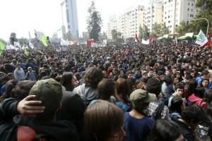 В Чили во время митинга убили двух студентов