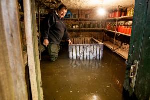 Потоп в Каменке: полтысячи дворов могут уйти под воду