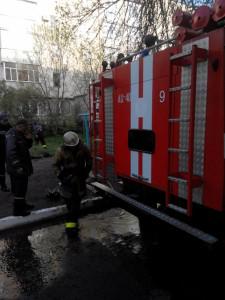 Мелитопольские спасатели вынесли мужчину из задымленной квартиры