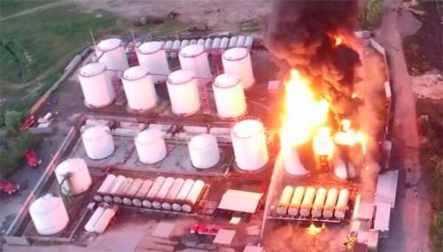 Видео взрыва нефтебазы под Киевом