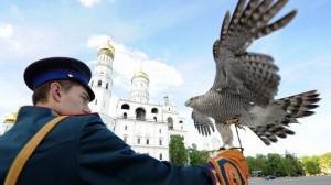 Кремль выстоял холодную войну, но теперь его уничтожают вороны