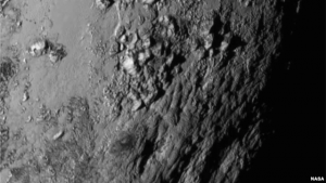 NASA приступило к публикации фотоснимков, сделанных на Плутоне