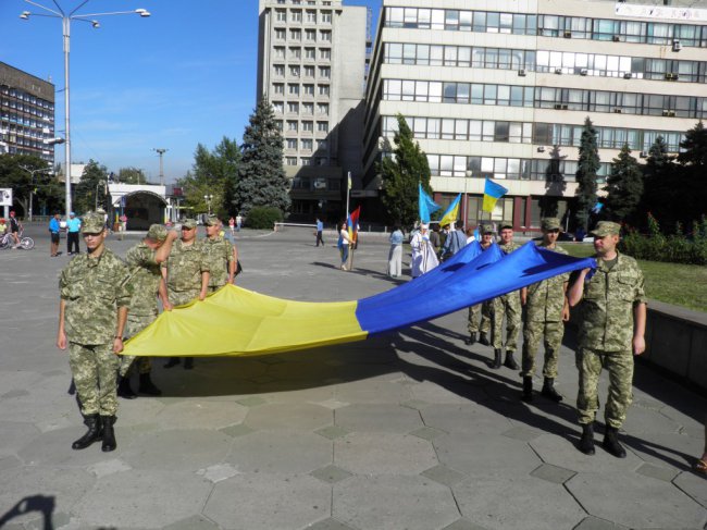 В Запорожье каратели подняли национальный флаг Украины