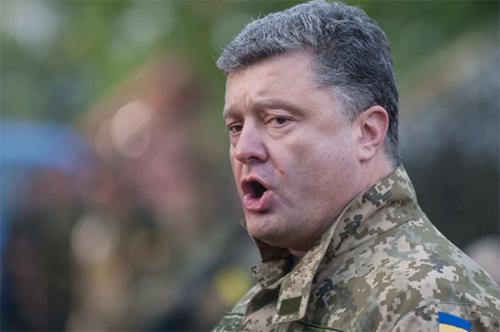 Порошенко поручил урегулировать конфликт в Донбассе «наступательным способом»