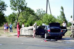 В Бердянске автомобиль «Тойота» влетел в железобетонное сооружение