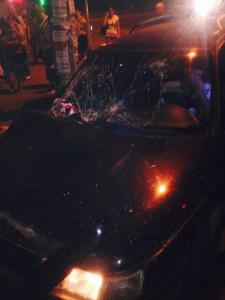 В Запорожье пьяный водитель въехал в остановку: есть пострадавшие