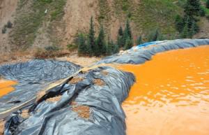 Ядовитые отходы окрасили реку в Колорадо в неестественный цвет