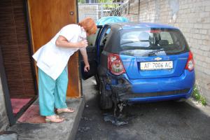 В Запорожской области пытались сжечь машину начальнице морга