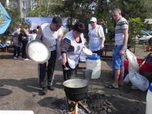 Бердянцы отметили праздник ароматной ухи