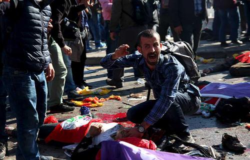 О взрывах в Анкаре: жестокая месть курдам, первые подозрения падают на ИГИЛ