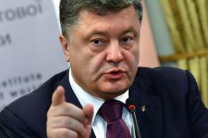 Порошенко назвал санкции против РФ самым важным инструментом для принесения мира в Украину