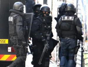 Задержанные исламисты планировали совершить атаку в деловом центре Парижа
