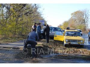 Житель Запорожской области повесился в собственном авто