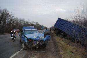 ДТП: прицеп оторвался от фуры и врезался в легковушку