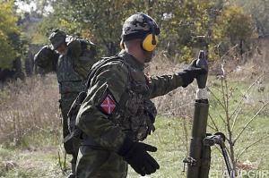 Боевики продолжают вести огонь, применяя крупнокалиберные минометы