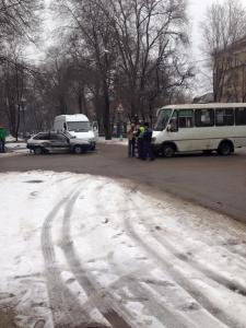 Фото: в центре Запорожья ДТП с «ашановской» маршруткой