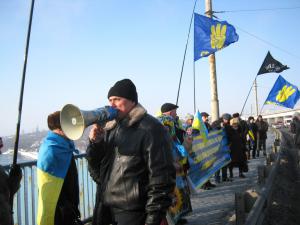 На плотине зачитали Универсал, провозглашавший воссоединение двух Украин