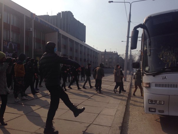 Оккупировавшие Запорожье фашисты разогнали митинг в защиту памятника Ленину