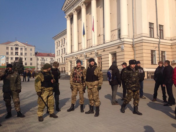 Оккупировавшие Запорожье фашисты разогнали митинг в защиту памятника Ленину