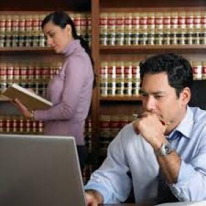 Жители Запорожья и области могут бесплатно воспользоваться услугами юриста и адвоката