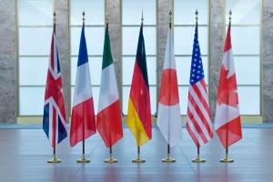 Порошенко поговорит с послами стран G7 о реформах и кризисе в Кабмине