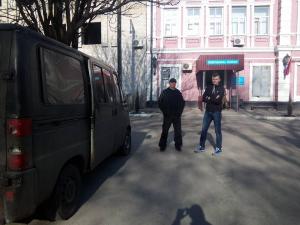 В Запорожье известного волонтера удерживали в полиции