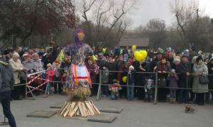 В Запорожье горожане с размахом гуляют Масляную