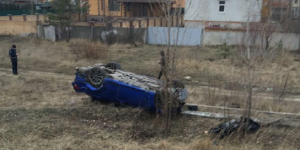 В Киеве водитель «Лексуса» влетел в остановку, сбив насмерть мужчину