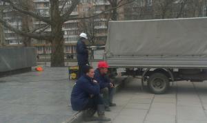 В Запорожье окончательно сносят памятник Дзержинскому (ФОТО, обновляется)