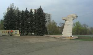 В Запорожье сносят Фантомаса (ФОТО, обновляется)