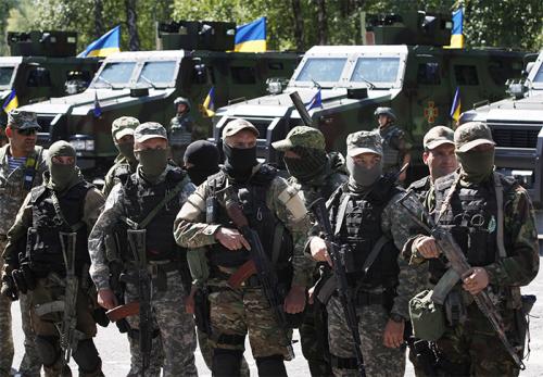 Тымчук проболтался: Армия не хотела стрелять в жителей Донбасса. Войну начали уголовники, которым путчисты раздали оружие