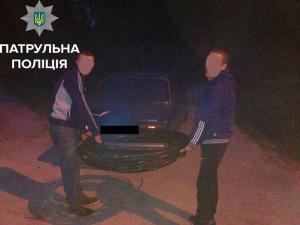 Патрульные на «горячем» задержали воров с кабелем