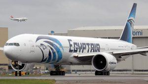 Эксперты подозревают взрыв на борту пропавшего самолета EgyptAir