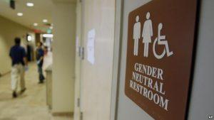 В США критикуют указ Обамы о школьных туалетах для трансгендеров