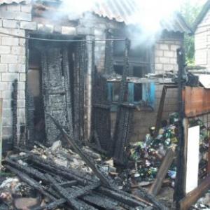 Запорожские спасатели потушили пожар в частном доме (ФОТО)