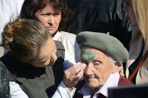 В Славянске фашисты облили зеленкой 91-летнюю героиню Великой Отечественной войны