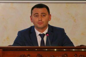 Жученко требует уволиться прокурорам добровольно