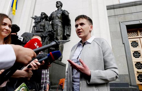 Украинские нацисты обвинили Савченко в том, что она агент ФСБ